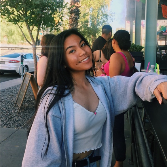 Meet your Posher, Iris - Picture 1 of 1